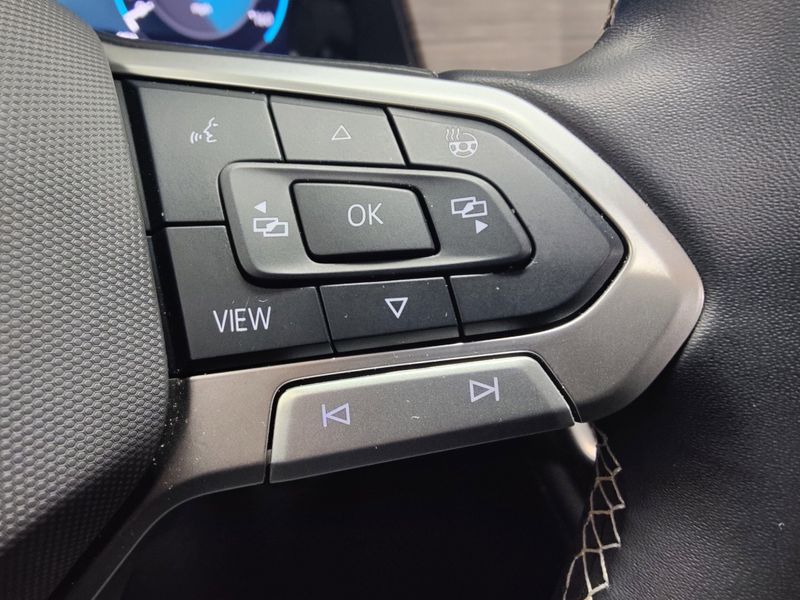 Used 2024 Volkswagen Atlas SEL AWD w/Sunroof & NavigationImage 26