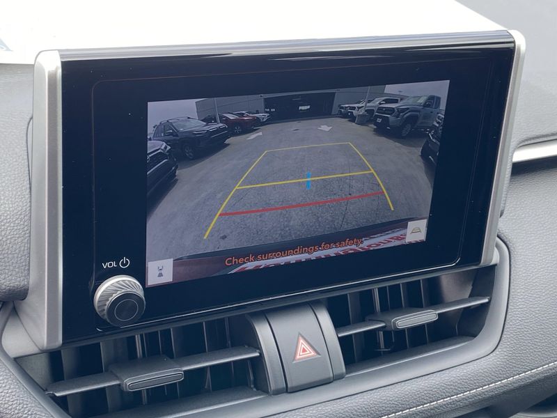 New 2025 Toyota RAV4 Hybrid LEImage 16