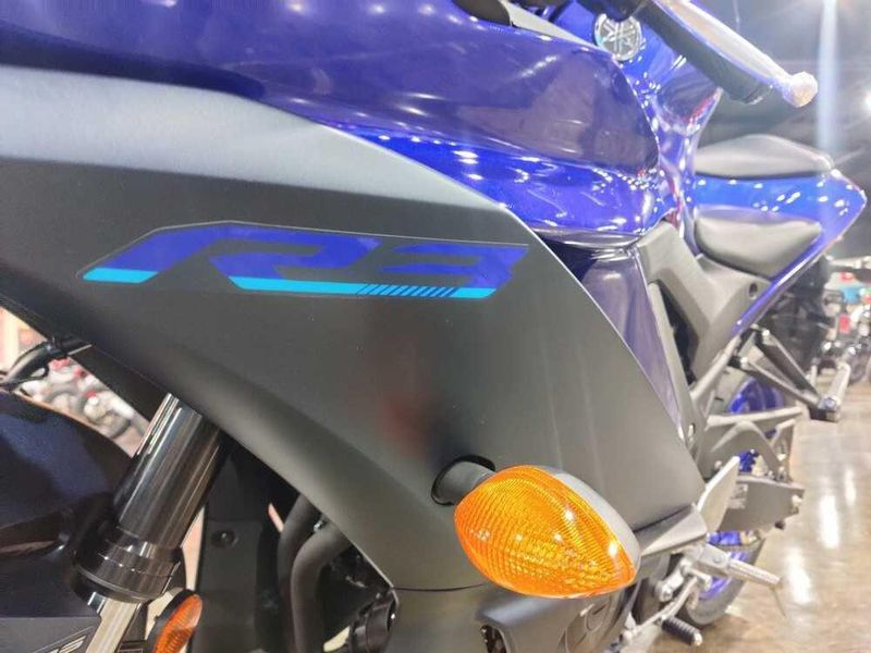 Used 2024 Yamaha YZF-R3 ABS Image 12