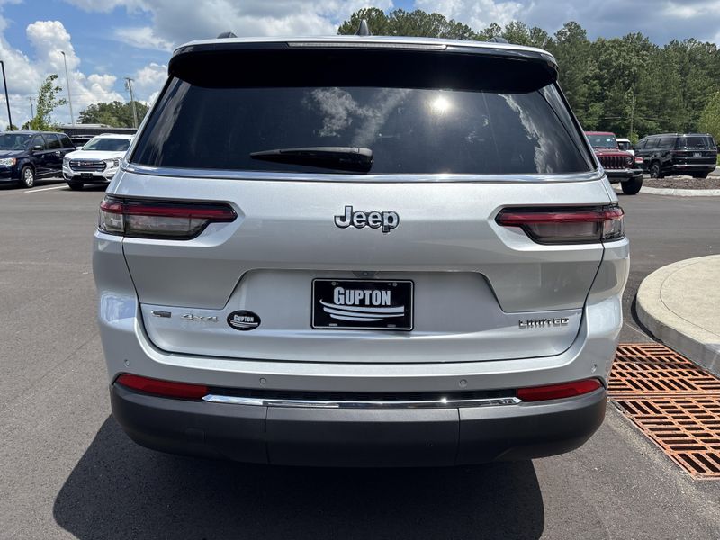 Used 2022 Jeep Grand Cherokee L LimitedImage 4