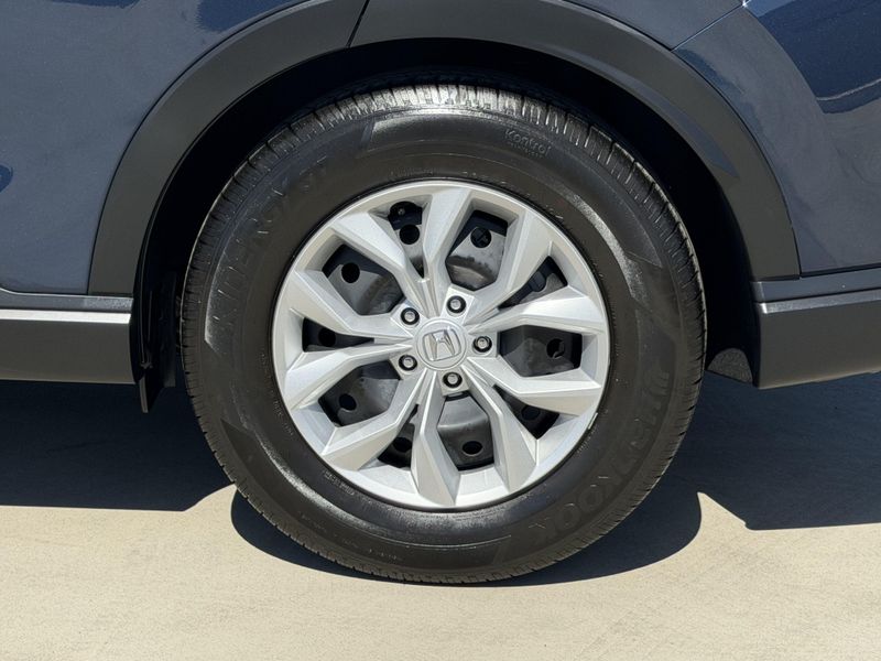 Used 2025 Honda CR-V LXImage 16