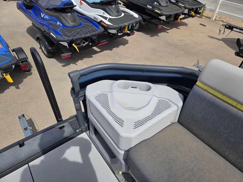 NEW 2026 SEADOO SWITCH CRUISE LIMITED 21 300HP DOUBLE BIMINI WITH GALVANIZED TRAILER Image 14