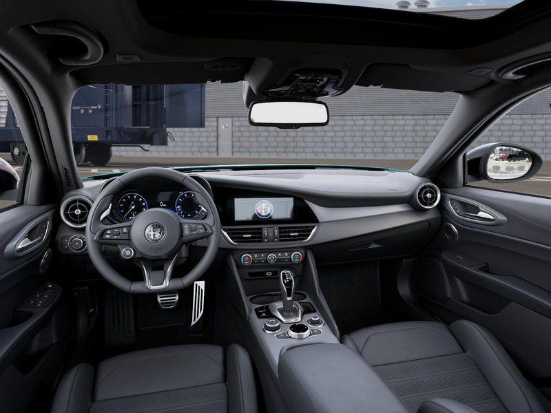 New 2026 Alfa Romeo Giulia AwdImage 8