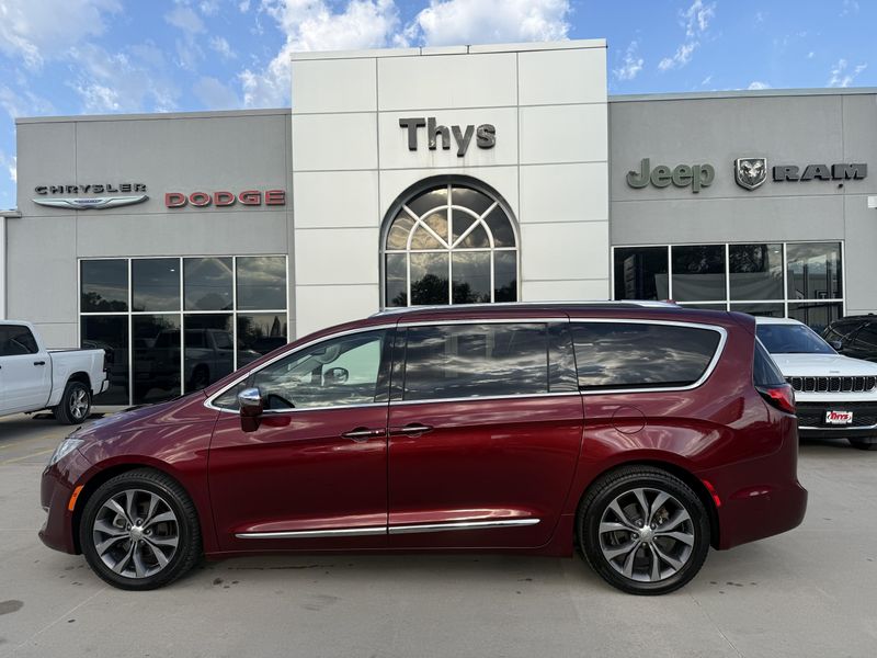 Used 2017 Chrysler Pacifica LimitedImage 32