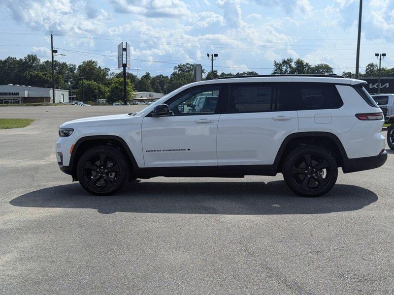 New 2024 Jeep Grand Cherokee L Limited 4x2Image 6