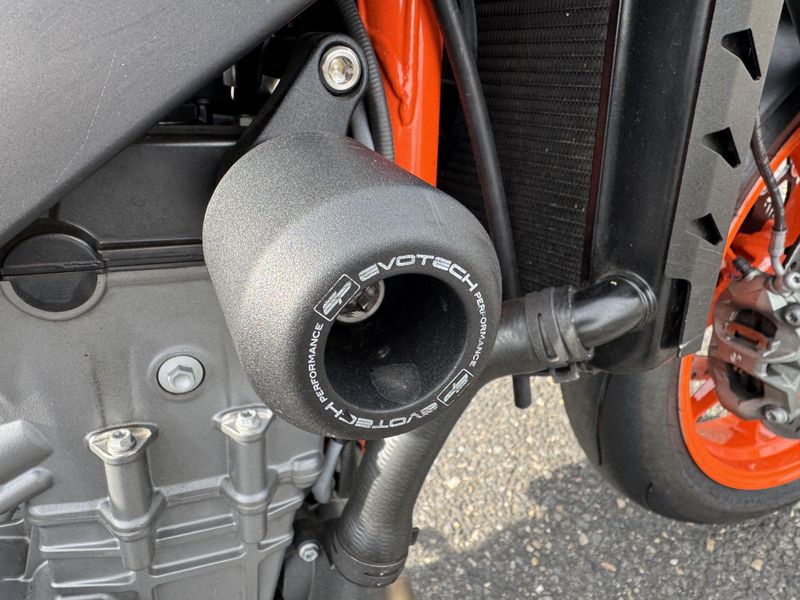 2020 KTM Duke 890 R 