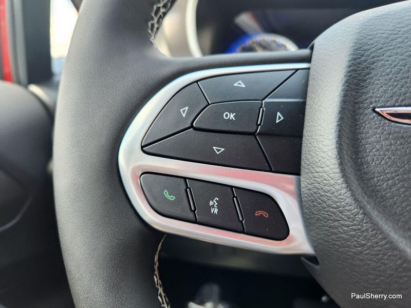 New 2025 Chrysler Voyager LXImage 46