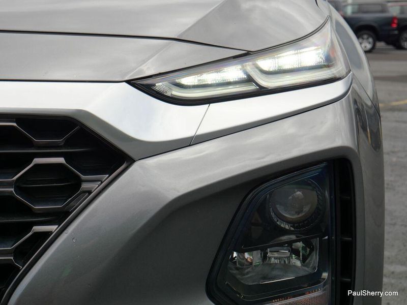 Used 2019 Hyundai Santa Fe SELImage 12