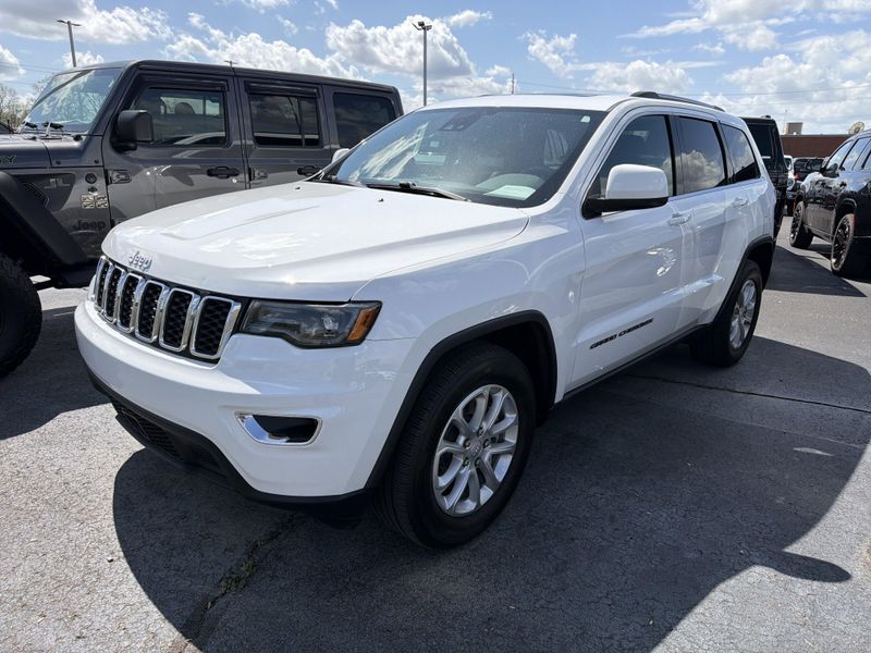 Used 2021 Jeep Grand Cherokee Laredo XImage 1