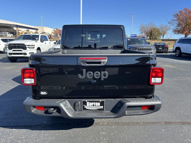 New 2026 Jeep Gladiator Sport S 4x4Image 8