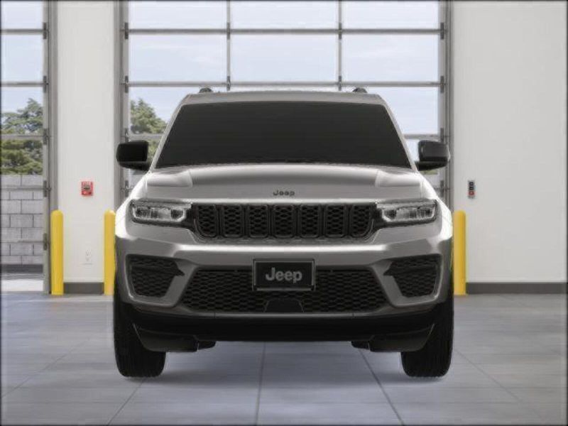 2025 Jeep Grand Cherokee Altitude photo 8