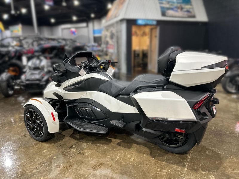 New 2026 Can-Am SPYDER RT SEA-TO-SKY (SE6) Image 17