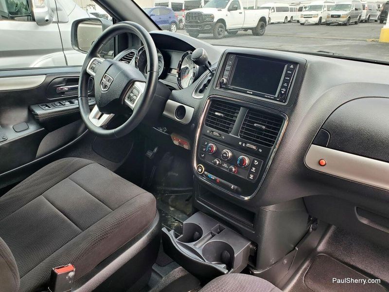 2014 Dodge Grand Caravan SXTImage 22