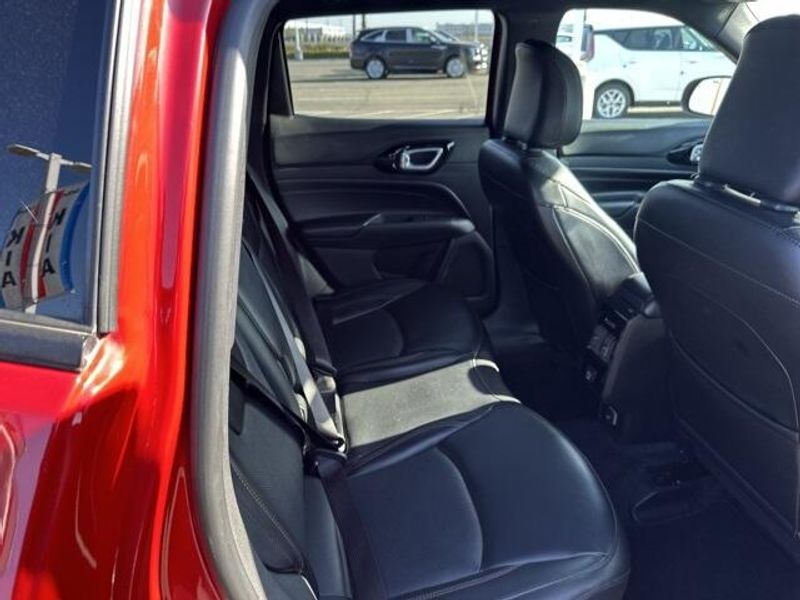 Used 2023 Jeep Compass LimitedImage 12