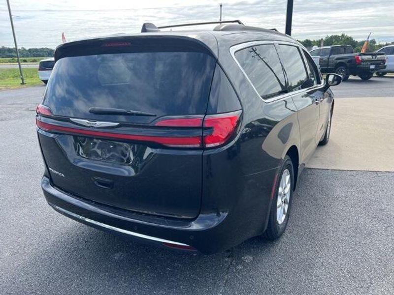 2022 Chrysler Pacifica Touring LImage 8