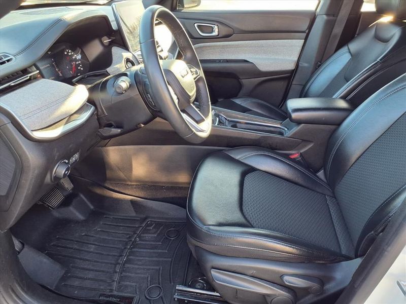 Used 2023 Jeep Compass LatitudeImage 13