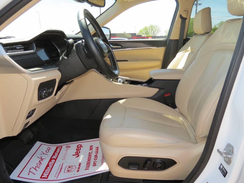 Used 2022 Jeep Grand Cherokee Limited 4x4 4dr SUV (midyear release)Image 10