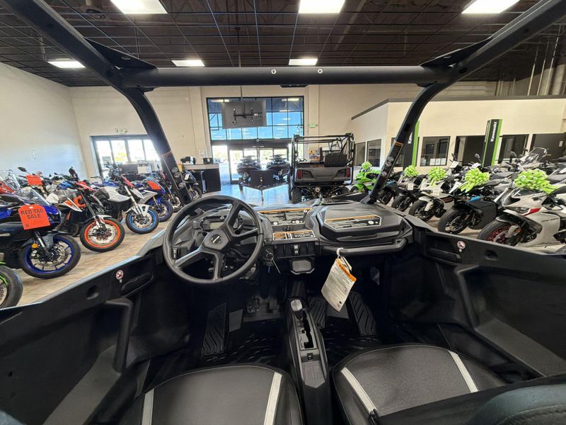 New 2025 Can-Am MAVERICK SPORT MAX DPS 1000R Image 23