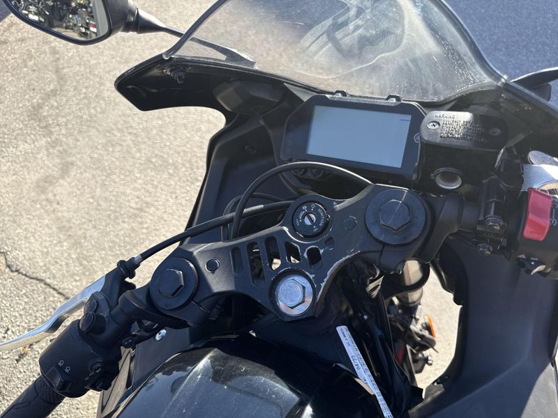 Used 2023 Yamaha YZF-R3 ABS Image 12