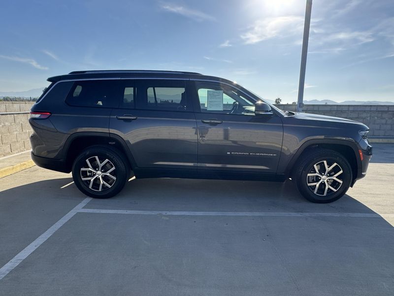 Used 2024 Jeep Grand Cherokee L LimitedImage 12