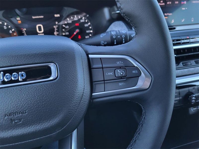 2025 Jeep Compass Latitude 4x4Image 14