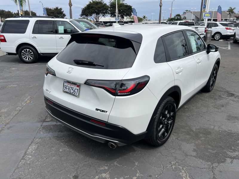 Used 2023 Honda HR-V SportImage 3