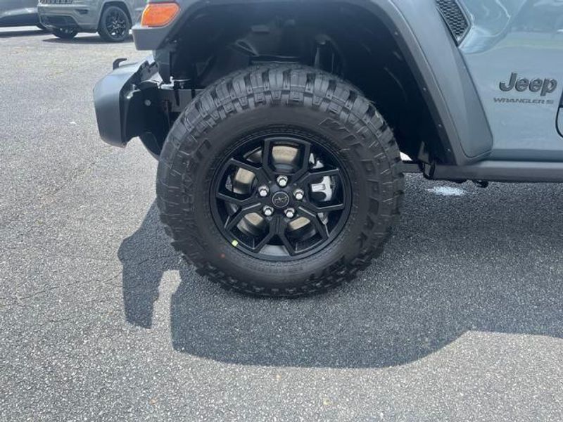 2025 Jeep Wrangler 4-door Willys