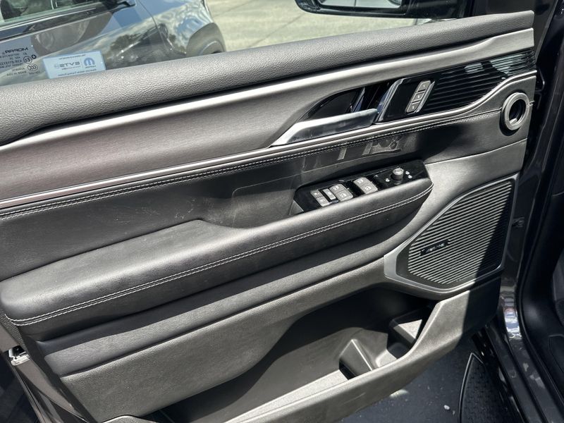 2025 Jeep Wagoneer Carbide 4x4Image 22