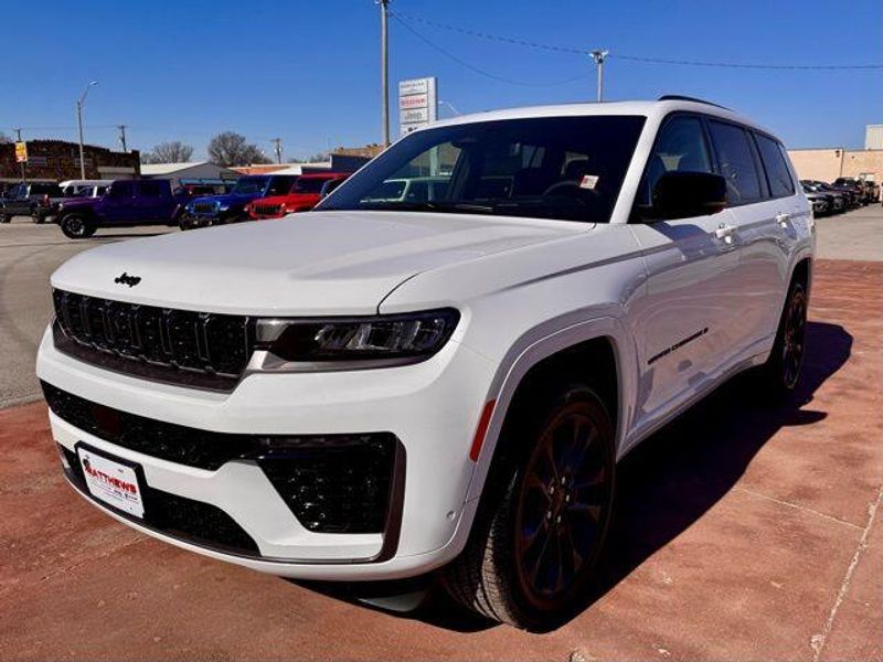 New 2026 Jeep Grand Cherokee L Limited Reserve 4x4Image 1