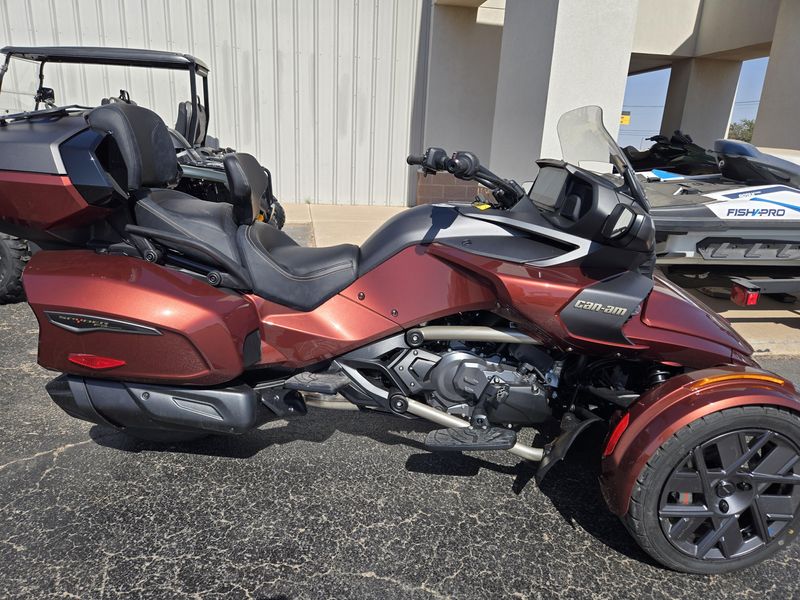 NEW 2026 CAN-AM SPYDER F3 LIMITED SPECIAL SERIES Image 2