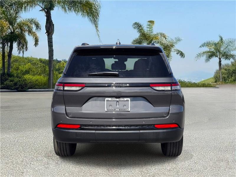 Used 2025 Jeep Grand Cherokee Altitude X 4x2