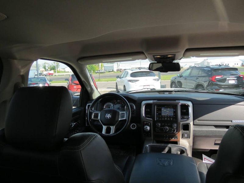 Used 2015 RAM 1500 Laramie 4x4 4dr Crew Cab 5.5 ft. SB PickupImage 30