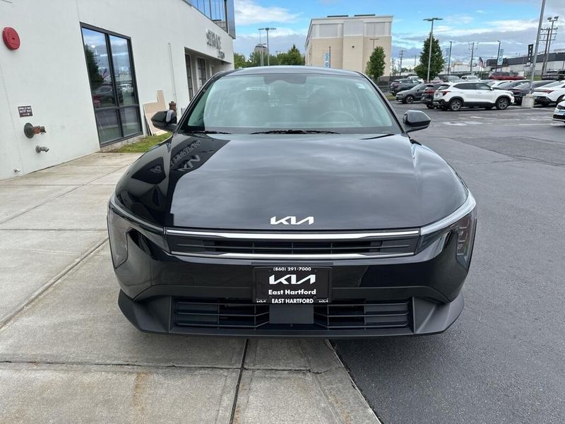 2025 Kia K4 LXSImage 2
