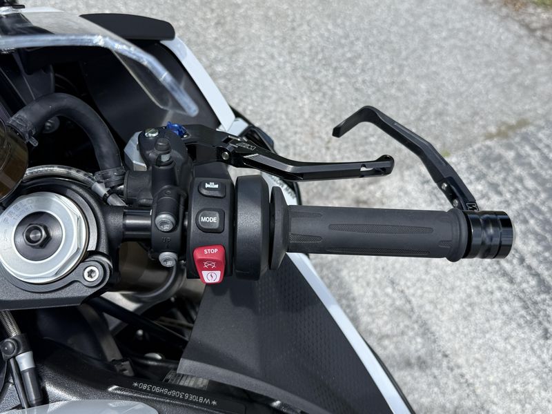 2023 BMW S 1000 RR