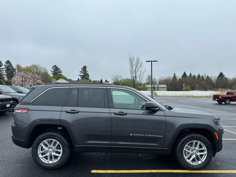2025 Jeep Grand Cherokee Laredo X 4x4Image 7
