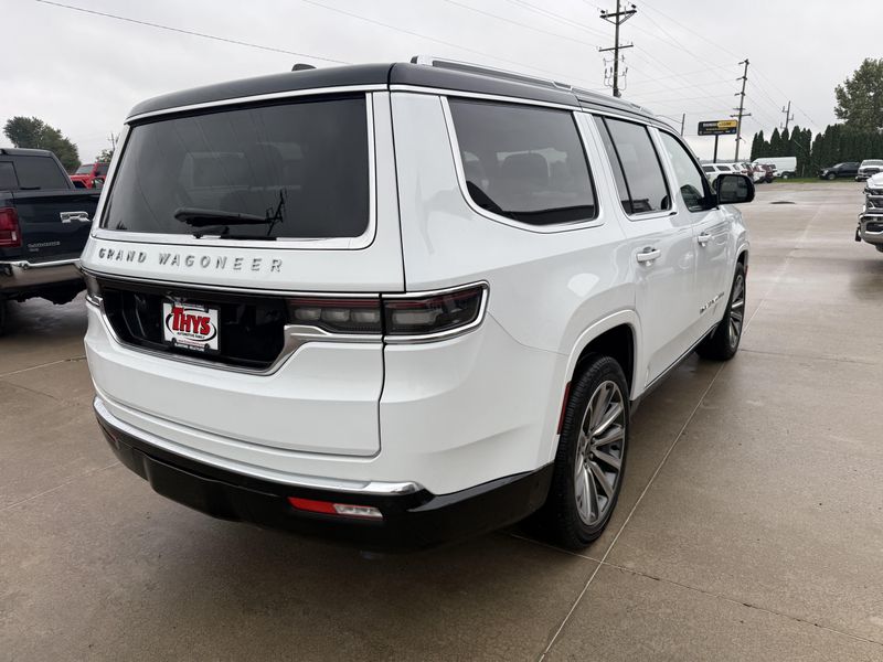 2025 Jeep Grand Wagoneer Image 42