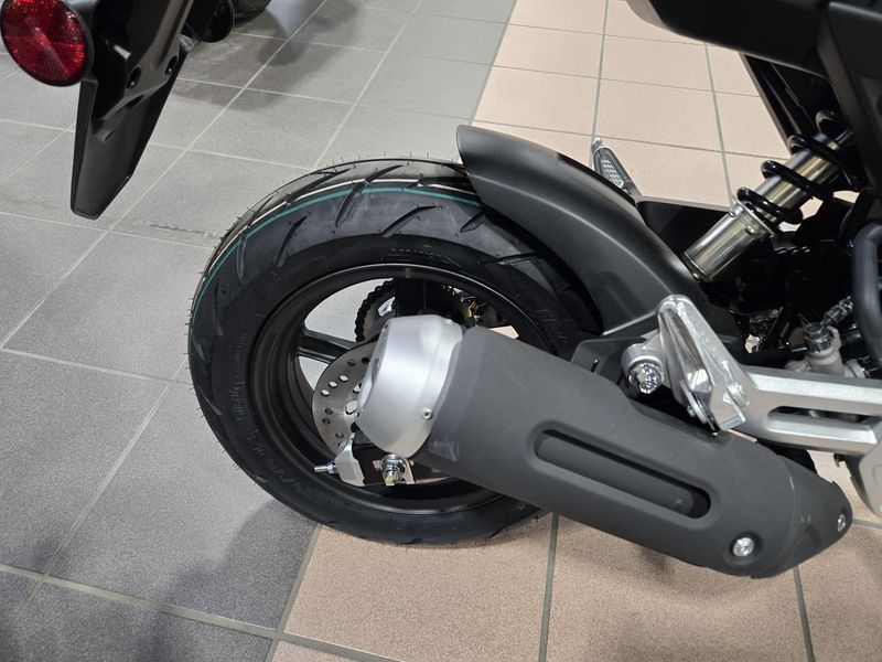 2025 Honda GROM ABS PEARL WHITEImage 11