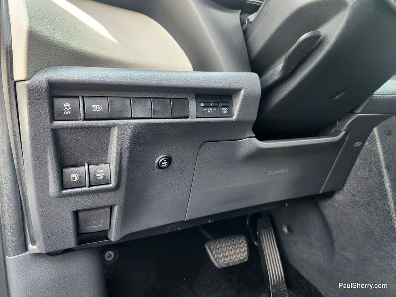 2022 Toyota Sienna Hybrid LEImage 44