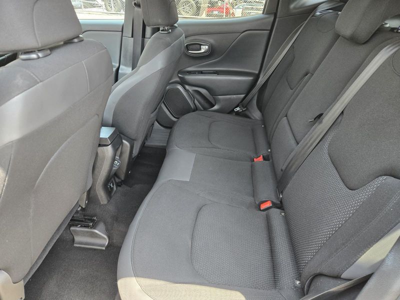 Used 2019 Jeep Renegade Altitude FWD
