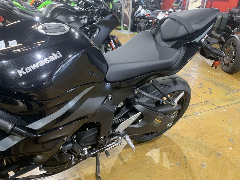 New 2026 Kawasaki NINJA ZX-6R Image 10