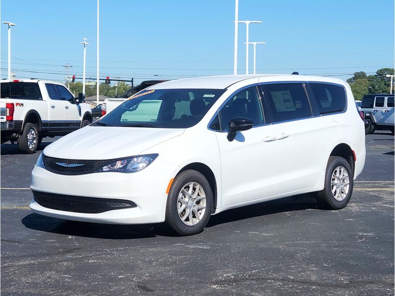New 2026 Chrysler Voyager Lx