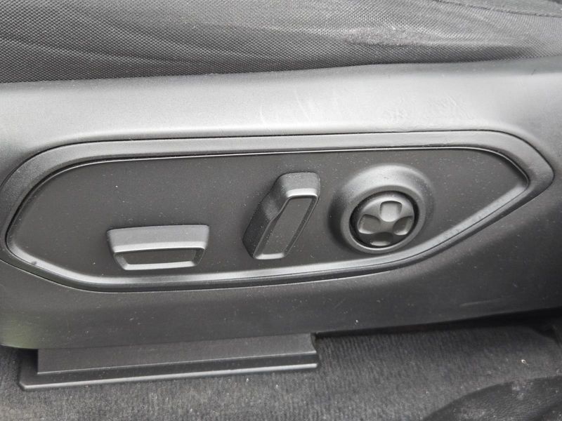 Used 2024 Jeep Grand Cherokee L Laredo X 4x2