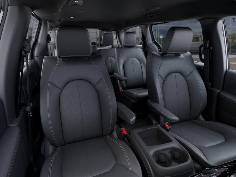 New 2026 Chrysler Pacifica SelectImage 17