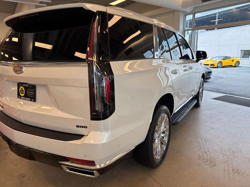 2022 Cadillac Escalade Premium Luxury