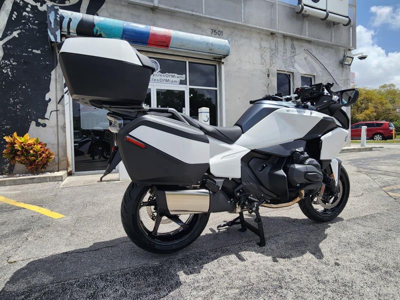 2026 BMW R 1300 RTImage 12