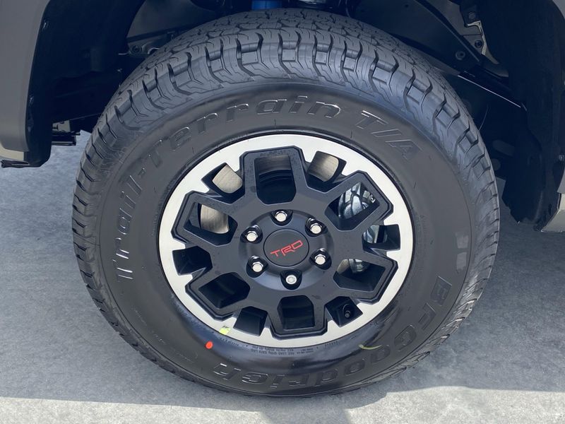 2025 Toyota Tacoma TRD Off RoadImage 8