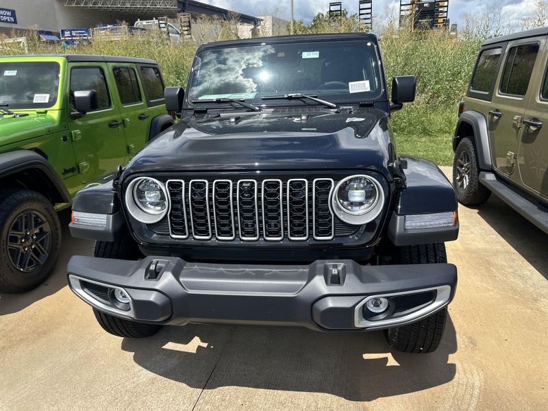 New 2025 Jeep Wrangler 4-door SaharaImage 2