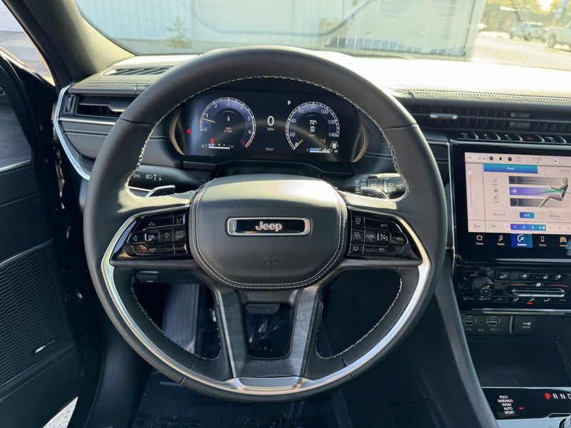 2025 Jeep Grand Cherokee OverlandImage 19