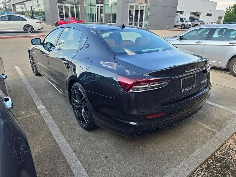 Used 2022 Maserati Quattroporte ModenaImage 4