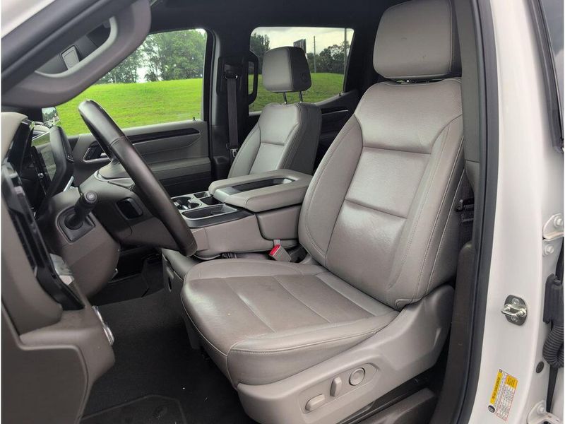 Used 2025 GMC Sierra 1500 SLTImage 10